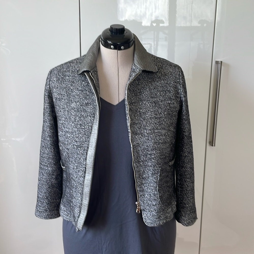 NIU Jacket in Gray/Silver/White Size-Medium
